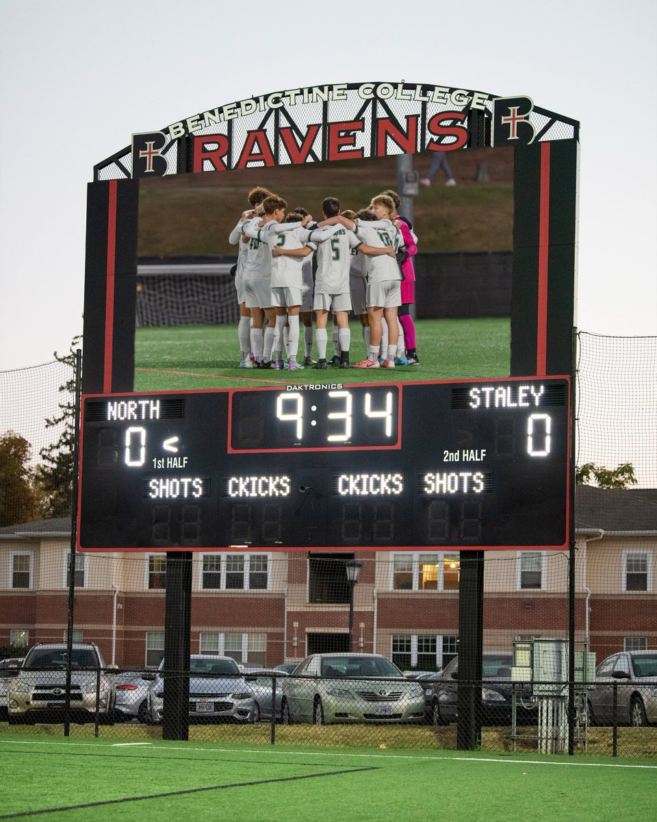 AbelsDarren's tweet photo. Benedictine College destination game on Tue for Staley vs Liberty North. Legacy Field was unique along with Atchison KS history of being haunted. For soccer, Staley played a competitive first half but the 2nd half was a little spooky. @StaleySoccer @SHS_SoccerFans #LetsGoFalcons https://t.co/AOMAs3ZXcA
