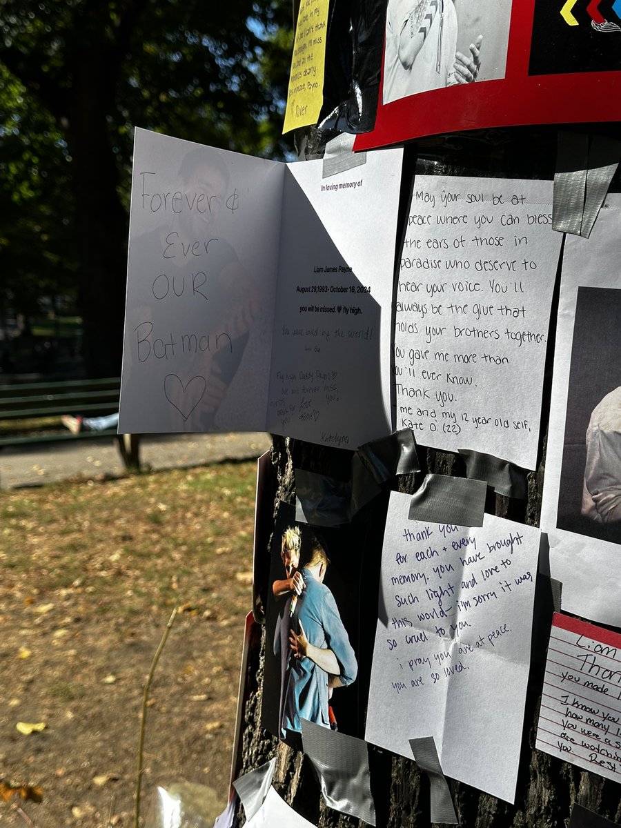 Took a stroll in the commons to clear my head and found a memorial. Boston loves you <a href="/LiamPayne/">Liam</a>, our Batman, forever and ever.