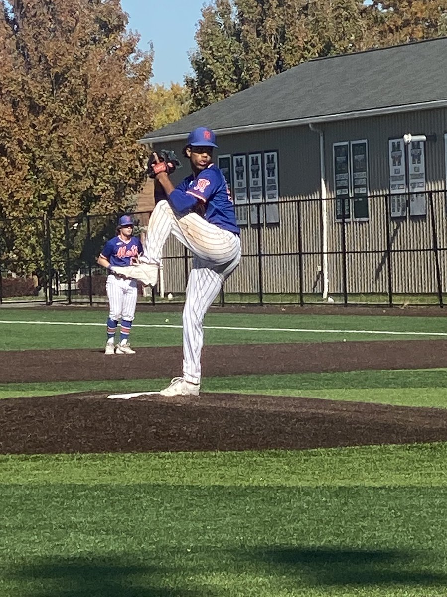 TorontoMets's tweet image. 2026 Noah Powell fires in strike one to start day 17 of the 2024 Toronto Mets Fall Trip in Erie, PA against the Lakers of Mercyhurst University. 

@PowellNoah10333 
@HurstBaseball 

#metsfalltrip2024
#lakeshow
#transcripts
