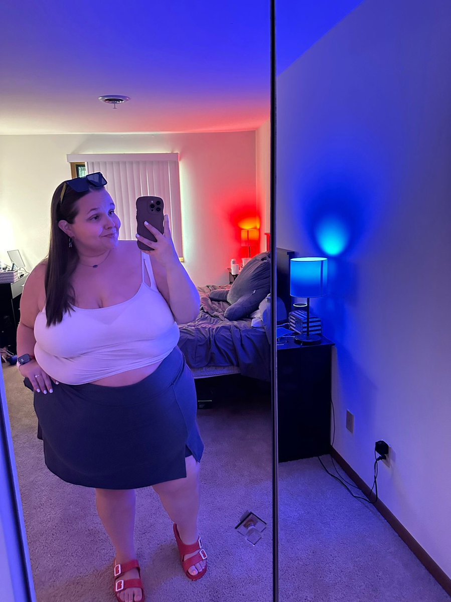 Would you date a nerdy plus size girl? Asking for a friend (im the friend)