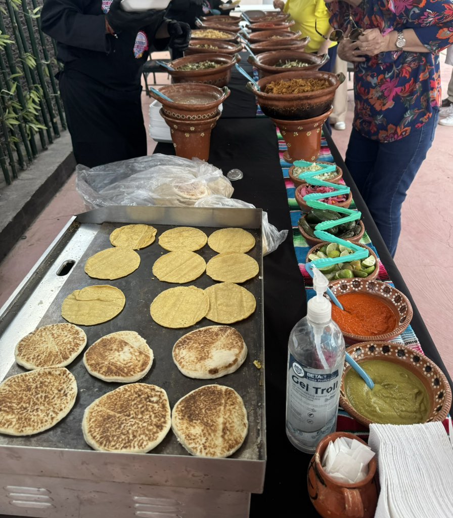 Un placer haber venido hasta Chihuahua Mexico para compartir con mi padawan Christian un día tan especial! Gracias por una boda y una tornaboda vaquera inigualable! Un placer ver a Ana Tornel ya que ambos habéis dejado un gran recuerdo en <a href="/GastroCHUSv2/">Gastro SANTIAGO</a> <a href="/IriaBaston/">Iria</a>