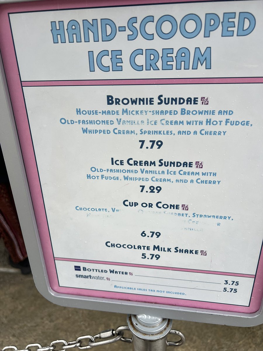 TLF66's tweet photo. @WaltDisneyWorld @DisneyParks I think it’s time for some new signs at Hollywood Scoops at Disney’s Hollywood Studios. https://t.co/4ie076bpyl