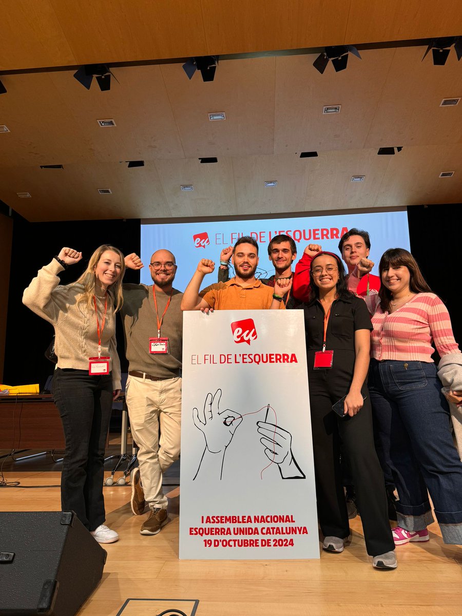 Presents a la I Assemblea de <a href="/EUCat/">Esquerra Unida Catalunya</a> on seguim teixint amb el fil de l'esquerra l'estratègia a seguir per a l'emancipació de la classe treballadora.

🔻Unides, actuant amb determinació, donarem volta a la situació política actual.
