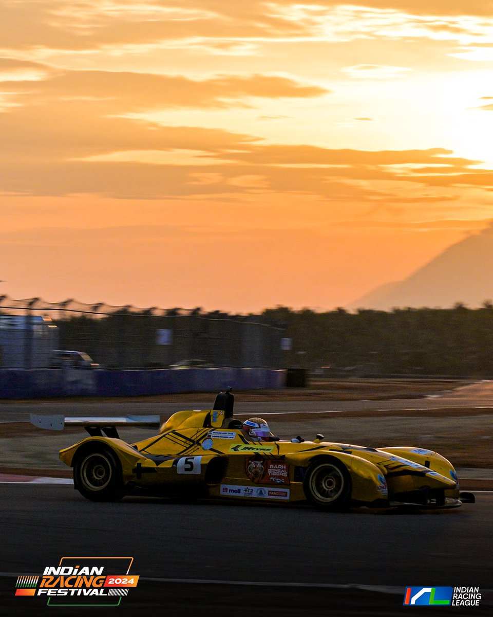 Irlofficial1's tweet photo. This is what pure bliss looks like. 😍
#IndianRacingLeague #SpeedMeetsSpirit #MotorSports #KariMotorSpeedWay https://t.co/R62cPi98Un