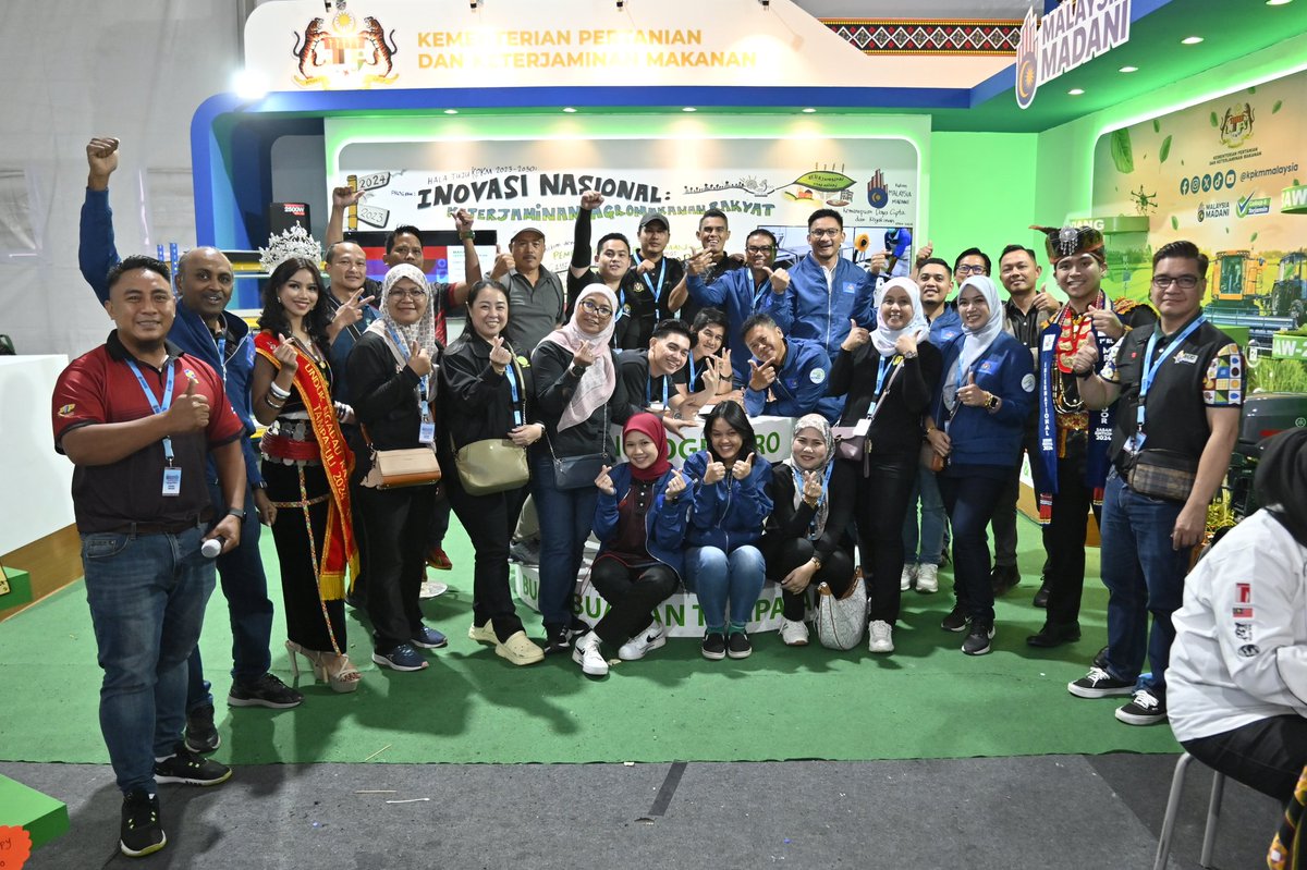 LPP_MALAYSIA's tweet photo. 𝗛𝗔𝗥𝗜 𝗧𝗘𝗥𝗔𝗞𝗛𝗜𝗥 𝗣𝗥𝗢𝗚𝗥𝗔𝗠 𝗠𝗔𝗗𝗔𝗡𝗜 𝗥𝗔𝗞𝗬𝗔𝗧 𝟮𝟬𝟮𝟰 𝗦𝗔𝗬𝗔𝗡𝗚𝗜 𝗦𝗔𝗕𝗔𝗛

Menerima kunjungan dari Menteri Perdagangan Dalam Negeri dan Kos Sara Hidup YB Datuk Armizan Mohd Ali di Reruai KPKM.

https://t.co/ngKI3zJP5B https://t.co/ou4bIrZn2P