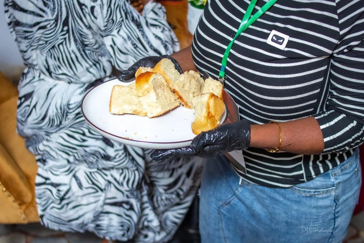 Petinaeventgala's tweet photo. Let’s keep baking toward that Guinness World Record.

#Petina #GWR #BakeAThon #GuinessWorldRecord #Jos #PlateauState #SweetSuccess #Petinabakeathon #Bakingmarathon #Seventy_Two_Hours #BossPee #inJos #Tudunwadabroadcast https://t.co/zIlMRp5uwF
