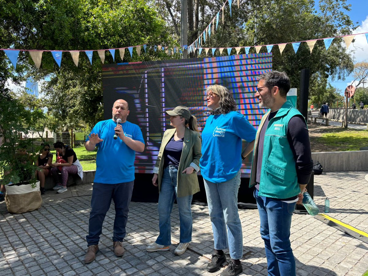 gabyelguetap's tweet photo. Junto a @VeroPardoLagos  de @subturismo y dir de @Sernatur Cristóbal Benítez y dir de @parquemetminvu Carlos Ponce lanzamos el Programa Turismo Mujer para mujeres entre 18 y 59 años con destinos en #Coquimbo y #R.O’Higgins para disfrutar de Chile https://t.co/nDyJb6d6Vt