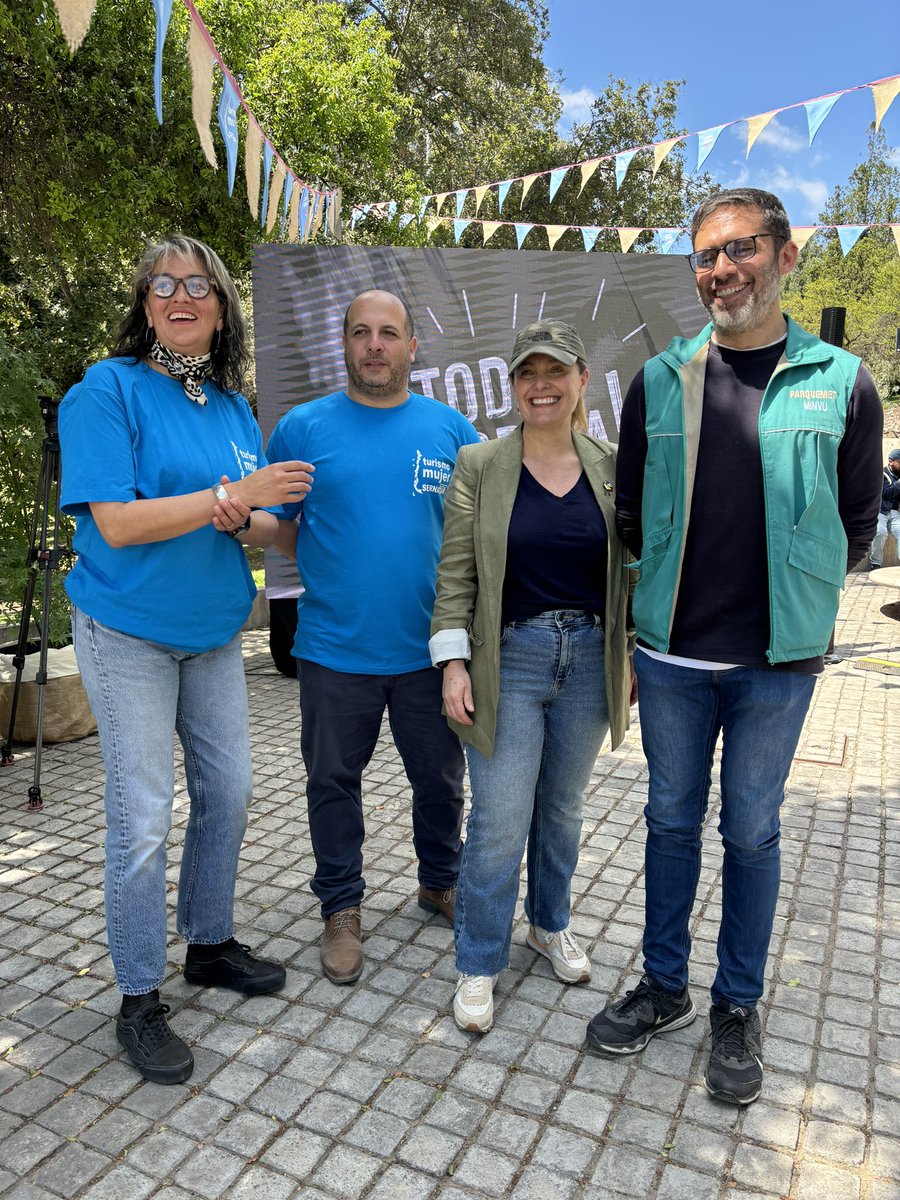 gabyelguetap's tweet photo. Junto a @VeroPardoLagos  de @subturismo y dir de @Sernatur Cristóbal Benítez y dir de @parquemetminvu Carlos Ponce lanzamos el Programa Turismo Mujer para mujeres entre 18 y 59 años con destinos en #Coquimbo y #R.O’Higgins para disfrutar de Chile https://t.co/nDyJb6d6Vt