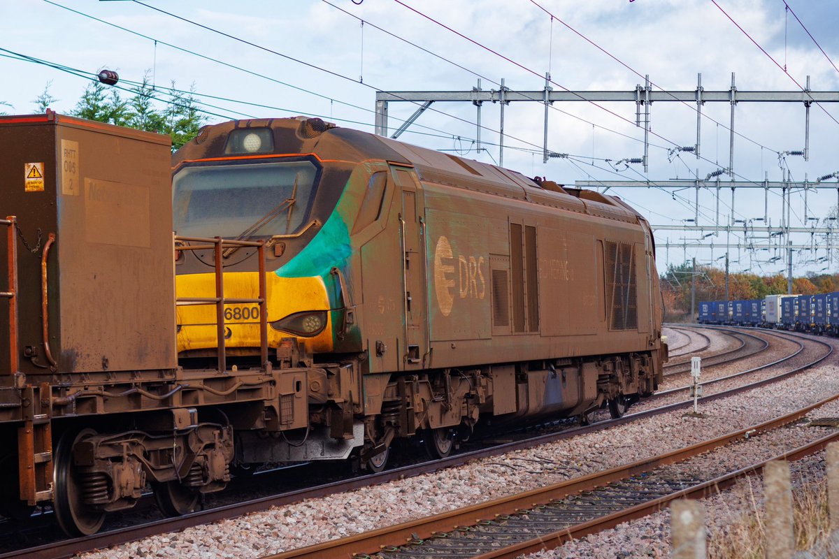 D28WR's tweet image. Afternoon RHTT 👋

🚄 | DRS Class 68001 ‘Evolution ’ + 68006 
📍 | Morpeth North Junction
📄 | 3J77 1018 Carlisle Kingmoor Siding (DRS) to Carlisle Kingmoor Siding (DRS)
📅 | 20/10/2024
📣 | @DRSgovuk 
📸 | Canon R50 + 50mm

#Rail #Railway #RHTT #Class68 #DRS