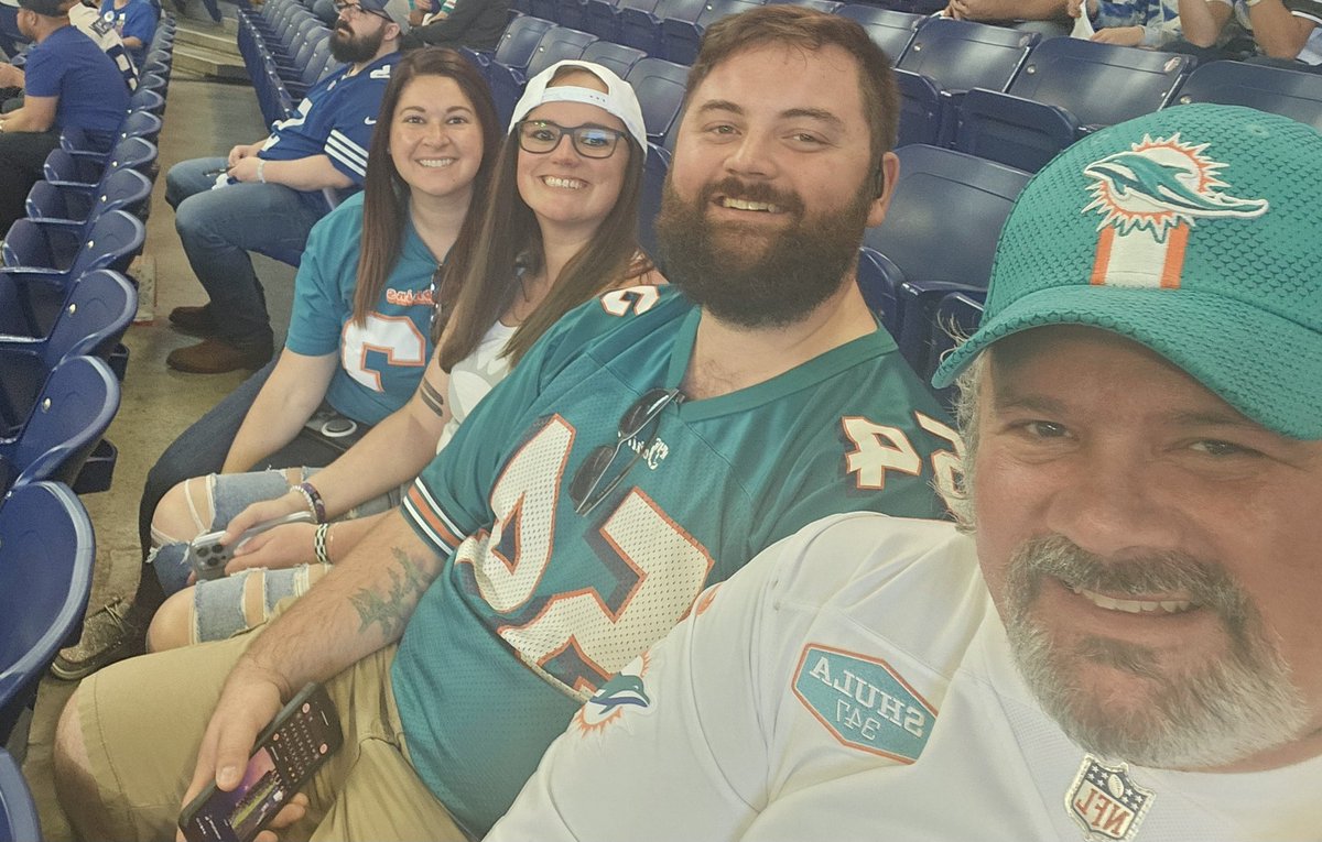 Fins Up! I'm the paterfamilas.