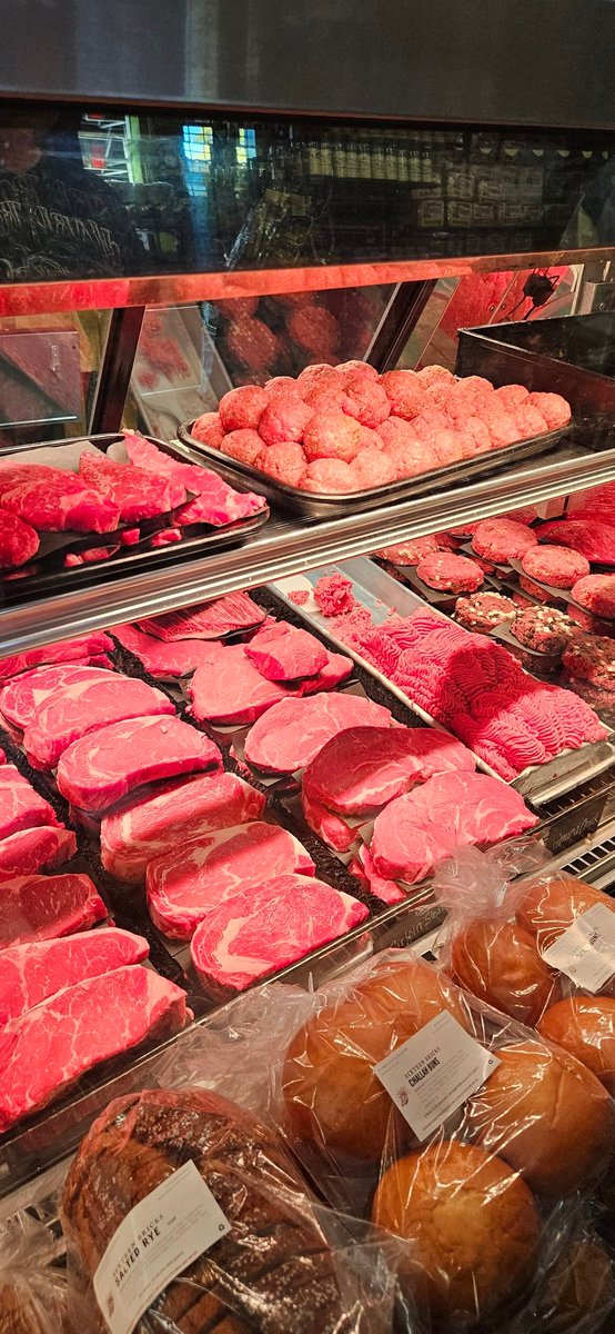 LanceMcAlister's tweet photo. Our weekend find: 1st time at @LehrsPrime in Milford. 
Enjoyed box lunches and a beer in their Taproom. Grabbed a couple of steaks, chicken breasts, and meatballs to bring home. Friendly staff. That's a great stop! https://t.co/1hbAiqWBdD