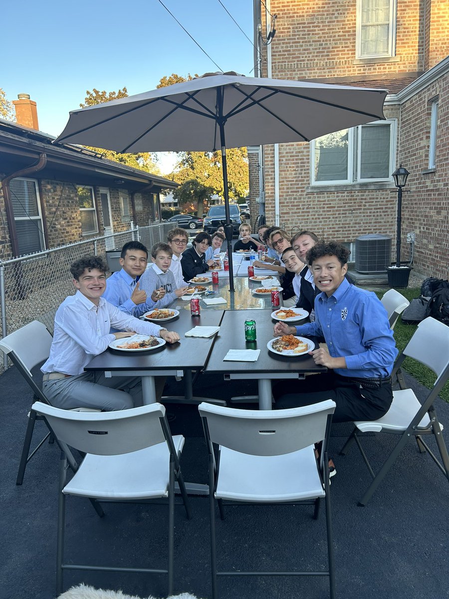 therealbefswt's tweet photo. @FenwickboysXC It must’ve been the Chicken Wings he ate Friday Night. Great job Burke https://t.co/P3fHYrXisT