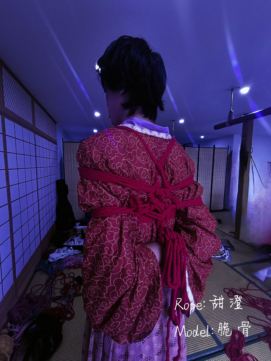 TianCheng0423's tweet photo. 用rope连接，与Partner的第一次温馨
🪢＆📸： @TianCheng0423 
💃: @Z20y8IecUTAq5SJ 
🏠: @scandal_sin 
＃绳缚 ＃捆绑 https://t.co/iFvGmR8CTh