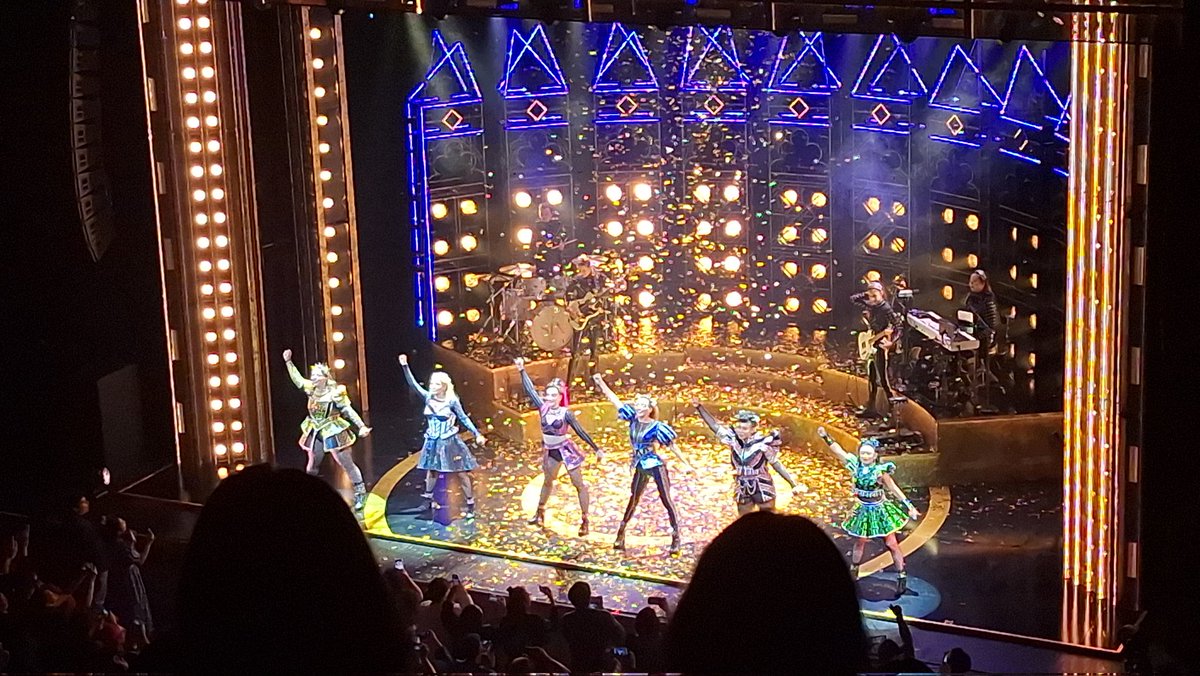 gunnhiiIdr's tweet photo. baby's first international tour cast show!!!! tonight was amazing and breathtaking! I love six so much I fear words aren't enough to describe it. thank you for a wonderful show and congratulations on a banger season! πππ«Άβ¨οΈ #SixtheMusicalPH https://t.co/BYpJHGBU7n