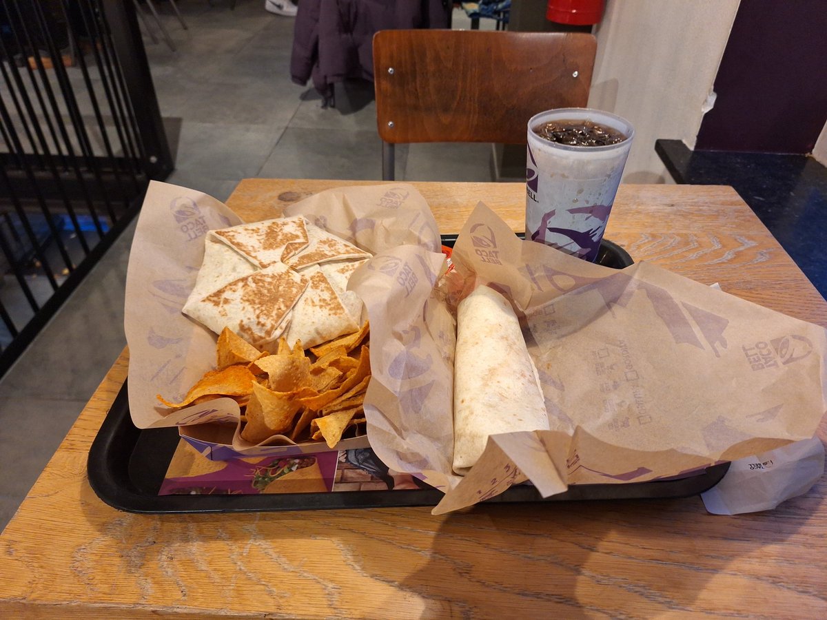 DerRnB's tweet photo. I'm now officially more American than @ianmiles! https://t.co/jYqU6SPxlF