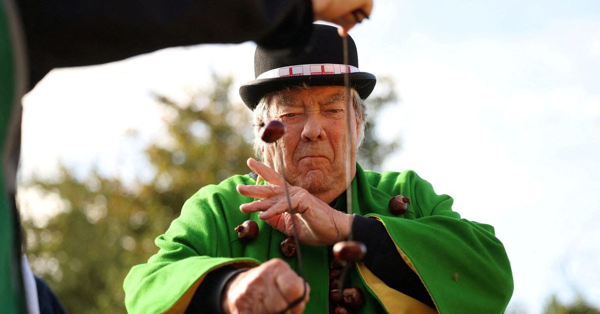 'King Conker' cleared of cheating with steel conker reut.rs/3YwxECa