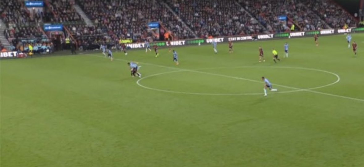 It’s not a conspiracy, it’s just a complete lack of consistency. 

The weekend Rice was sent off, 10 players kicked the ball away, with three already booked. No cards. 

Not even 24 hours after #Arsenal were reduced to 10, Tosin does the same thing as Saliba. Yellow. #AFC