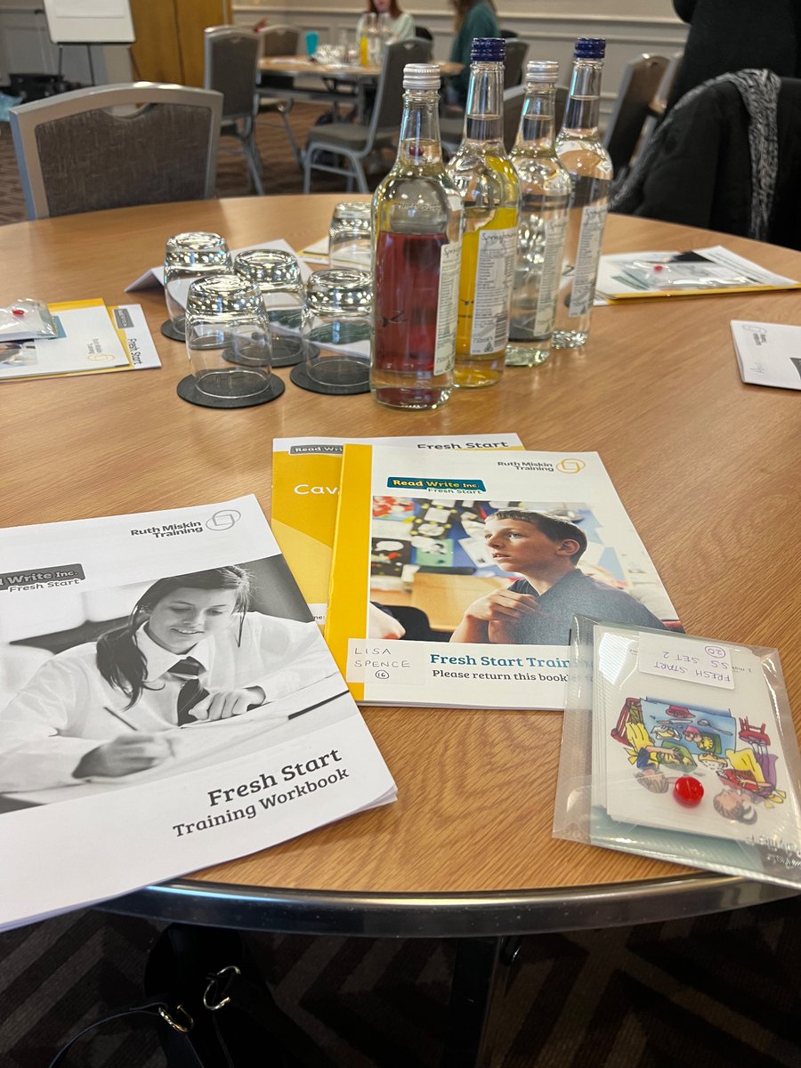 EllieClements__'s tweet photo. A great 2 days at the @RuthMiskinEdu Fresh Start training 📚 https://t.co/GWadlFSEjY