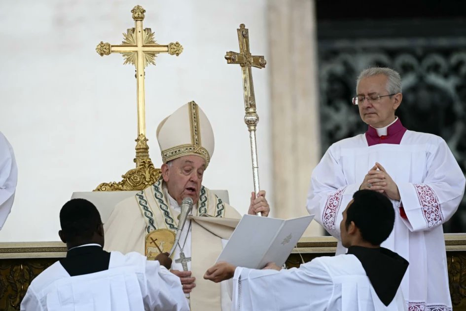 citizentvkenya's tweet photo. Pope Francis names 14 new saints https://t.co/rcLJfe03pv https://t.co/WE8SjxhxHT