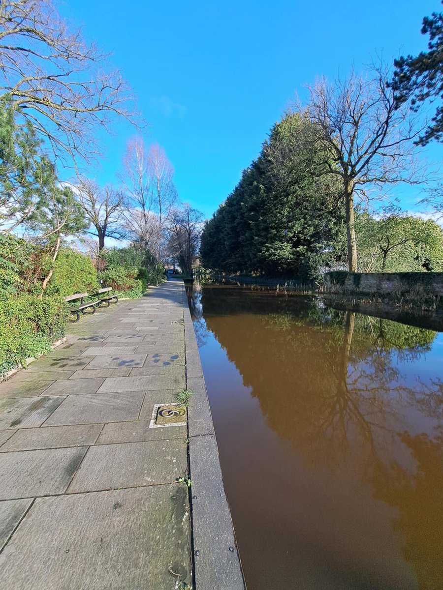 Ivana_Nika's tweet photo. 22nd May 1832
"then walked towards the canal — all hereabouts that used to be open and belong to the town, enclosed by means of the late Mr. Allanson, who bought and gave land in exchange for Ailsa hill and walled it off and shrubbed and planted it — to me looked better wild and open — a civil sort of woman I had picked up walked about with me — the present dean, Webbe, unpopular because making a fuss about the small tithes"
#AnneLister

Ripon canal, designed by John Smeaton (1724-1792) and built by William Jessop (1734-1814), was opened in 1773, with 3 locks and the length of only 2.3 miles before it joins river Ure in the south.
The canal basin stretches to the centre of the town and was renovated and opened in 1996, since being abandoned from 1956.
https://t.co/j1vI4tlvdJ

Charles Allanson (1720–1775) was a politician and MP for Ripon 1768-1775.
Ailey (or Ailcy) hill is a large mound that was used as an early medieval burial site, and where a hoard of Saxon coins was found during excavations.
James Webber (1772 – 1847) was Dean of Ripon from 1828 until his death.