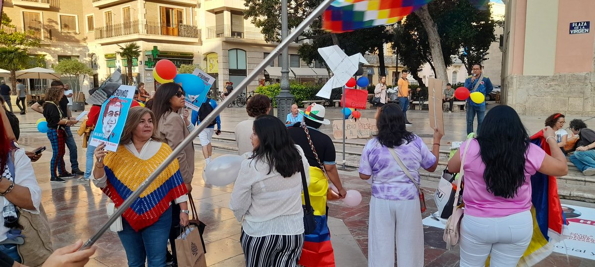 CEDSALA (@cedsala) on Twitter photo En Valencia nos concentramos contra el Golpe que las élites colombianas están forjando contra el legítimo presidente, Gustavo Petro. Maria Ciro, del <a href="/CiscaCatatumbo/">Cisca Catatumbo</a> llama a la lucha global por la Democracia y denuncia los golpes blandos en América Latina
#MarchoContraElGolpe En Valencia nos concentramos contra el Golpe que las élites colombianas están forjando contra el legítimo presidente, Gustavo Petro. Maria Ciro, del <a href="/CiscaCatatumbo/">Cisca Catatumbo</a> llama a la lucha global por la Democracia y denuncia los golpes blandos en América Latina
#MarchoContraElGolpe