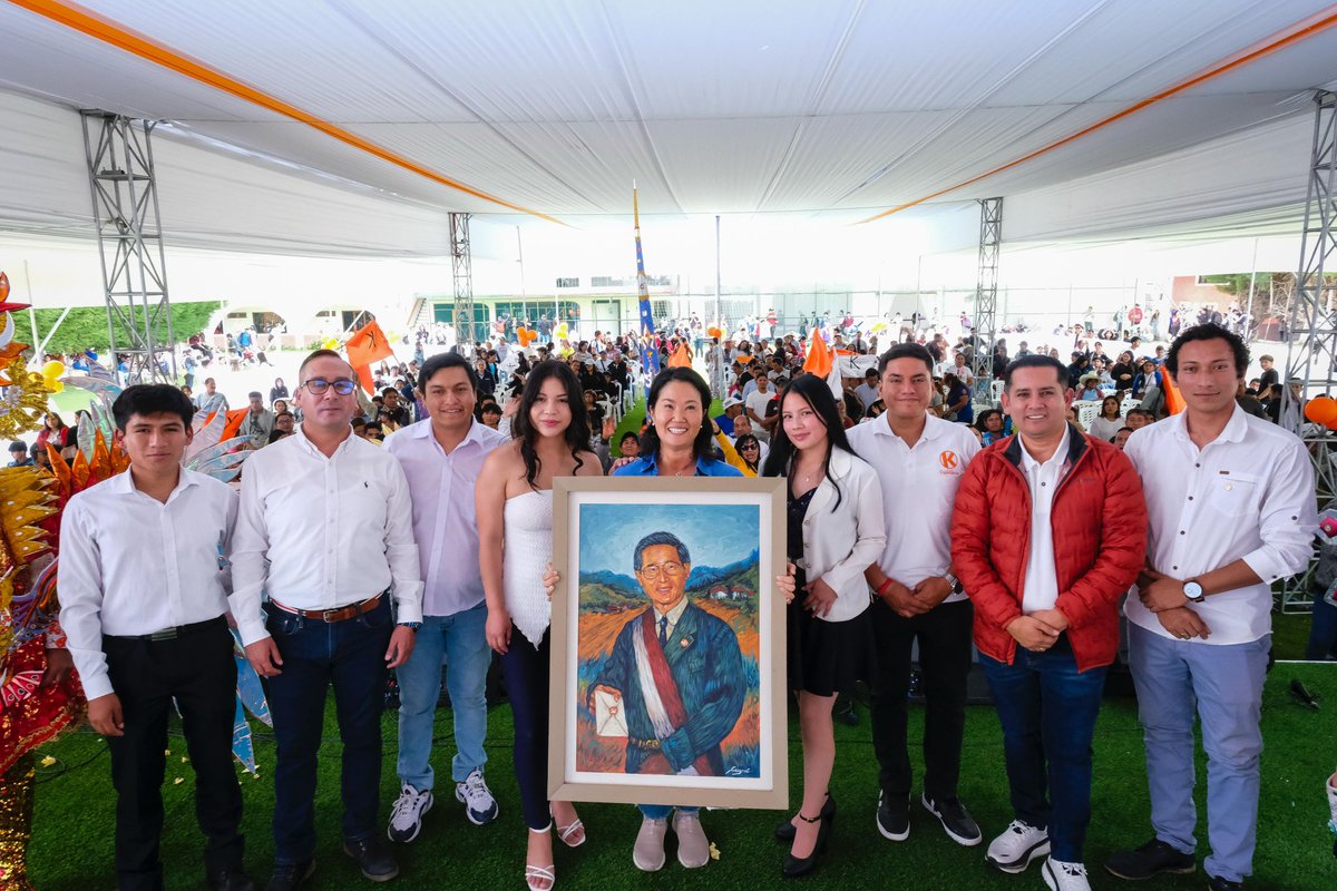 Hace unos días en #Cajamarca en el Encuentro Regional de Jóvenes, quienes además de las actividades culturales y deportivas que presentaron, rindieron un sentido homenaje a mi padre. 

Seguiremos fortaleciendo el partido para continuar con el legado que nos dejó #AlbertoFujimori