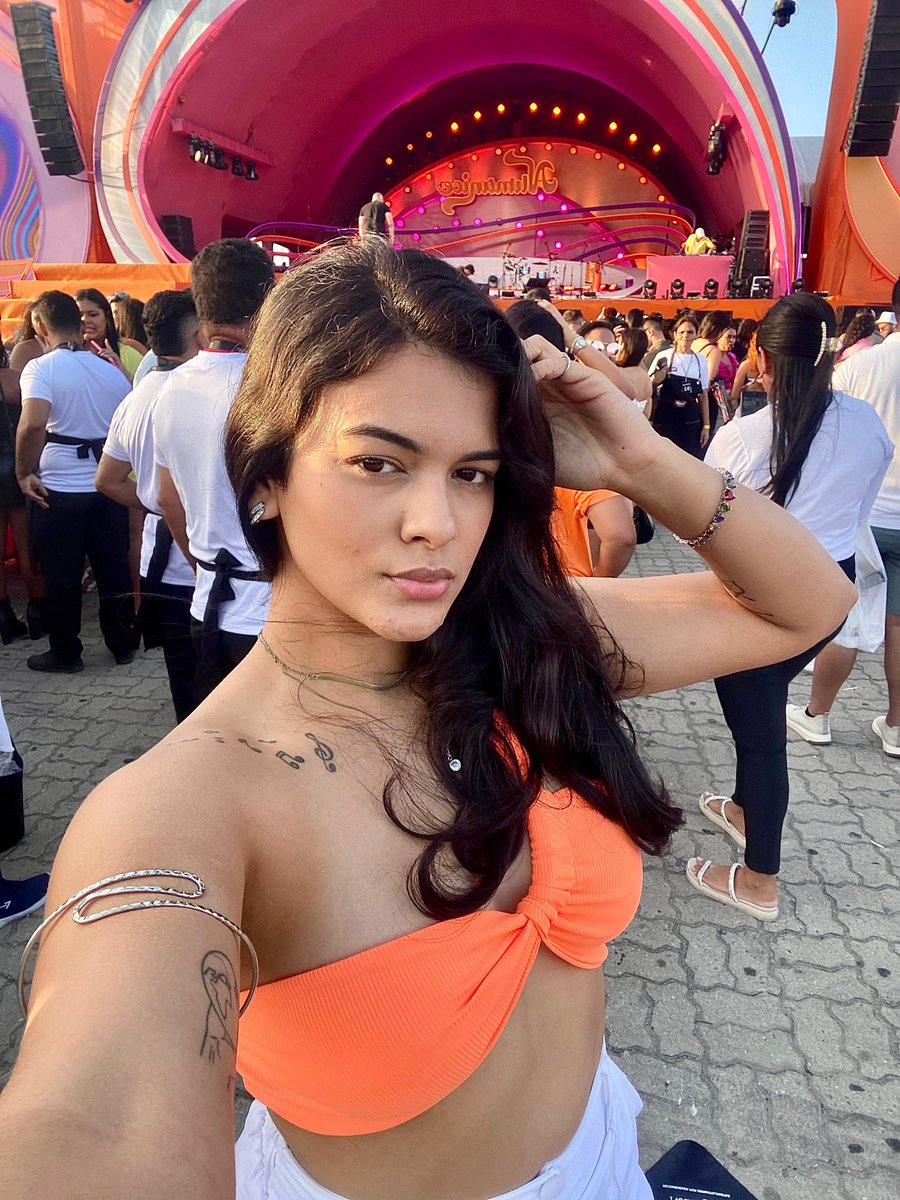 viciada em (m)amar tweet media