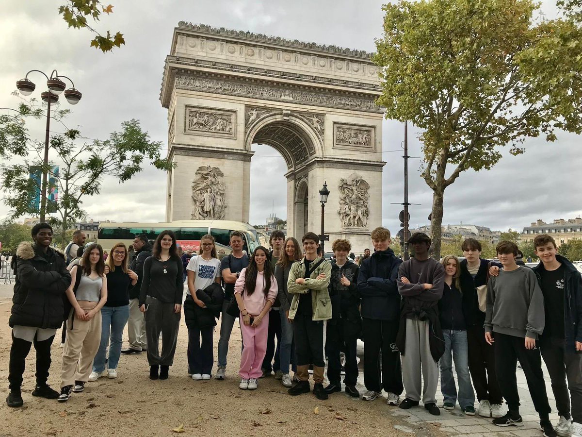 UCSModLangs's tweet image. Paris 🇫🇷
