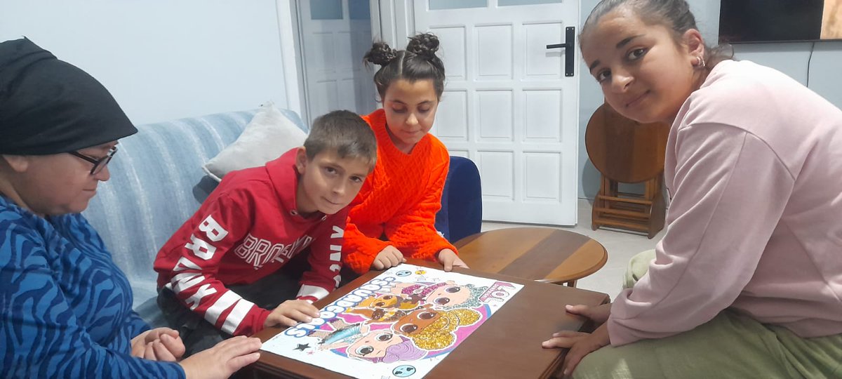SehitUrla's tweet photo. #EkrandanUzakHayataYakın" İlçe MEM projesi Ekim ayı etkinliği olarak 3C sınıfımız, ailece puzzle yaparak eğlenceli saatler gecirdi.👨‍👩‍👧‍👧👨‍👩‍👦🤗💯
#Egitimdeöncüokul 

@tcmeb 
@yahsiomer
@izmir_ilmem 
@MuratCevik5845
@Urla_MEM https://t.co/Wwj0BB138f