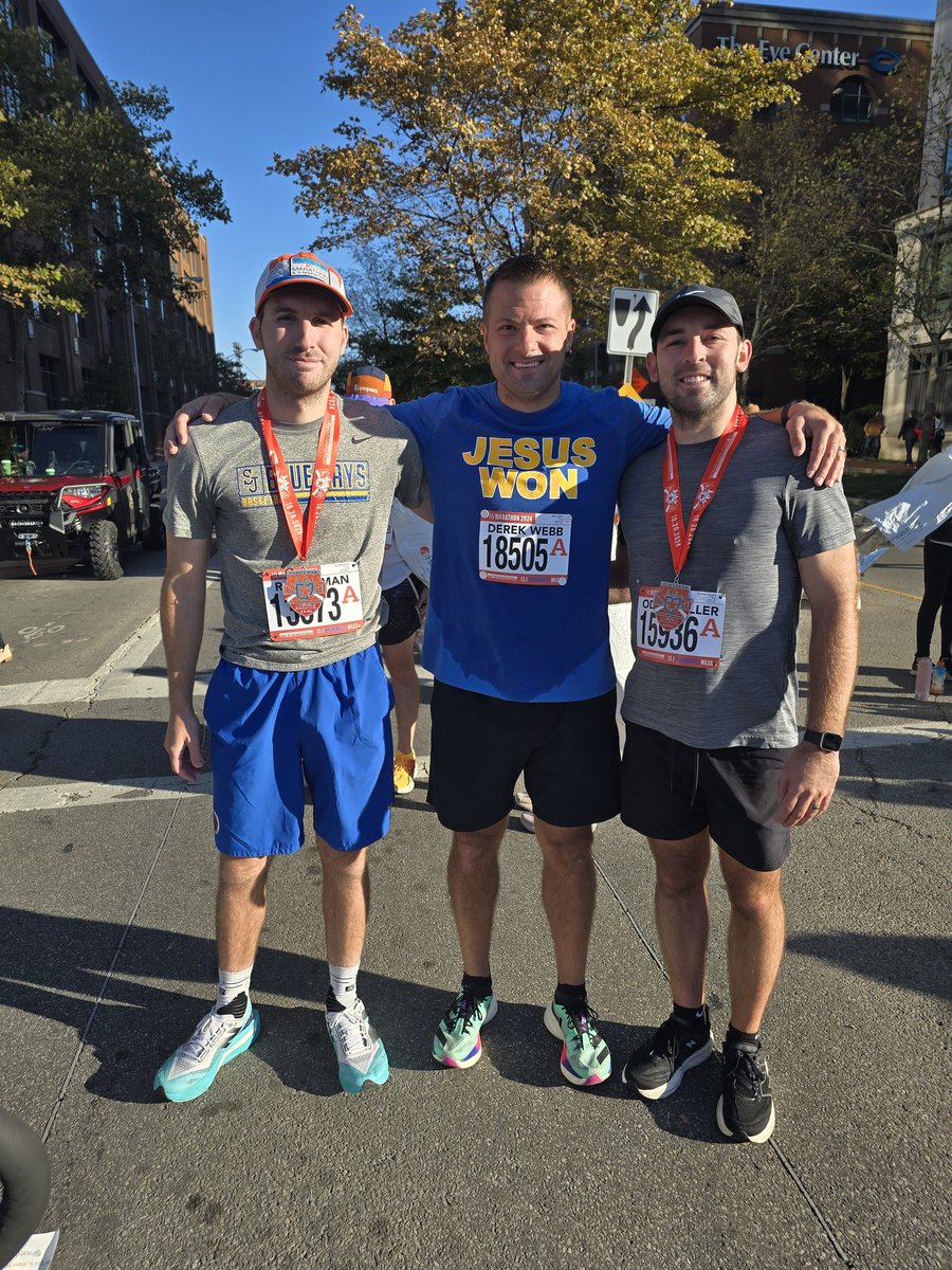 DSJBasketball's tweet image. Today three of our amazing staff members participated in the @CbusMarathon. Coach Hellman (1:39:03), Coach Webb(1:35:39), and Coach Odenweller (1:45:38).