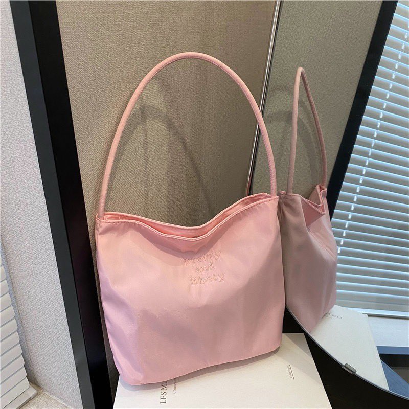 __wiwaaaa's tweet photo. ส่งต่อกระเป๋าสะพายไหล่ สีชมพู จ๋วยมาก🎒

♡ε 60.- รวมส่ง ☆*:・ﾟ

#ส่งต่อเสื้อผ้า #ส่งต่อเสื้อผ้ามือสอง #ส่งต่อ  #เสื้อผ้ามือสอง #โล๊ะตู้ #โล๊ะตู้เสื้อผ้ามือสอง
#ส่งต่อเสื้อผ้ามือ2 https://t.co/G5bmG1TArX