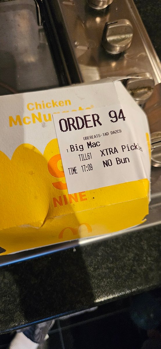 mattbarlow26's tweet image. When you order a big mac with no bun and a double cheeseburger with no bun. You receive this. What happened to pride in you work. @McDonalds @McDonaldsUK @McDonaldsCorp #CustomerServiceMatters #FastFoodFails
#QualityOverSpeed
#DoBetter
#AttentionToDetail