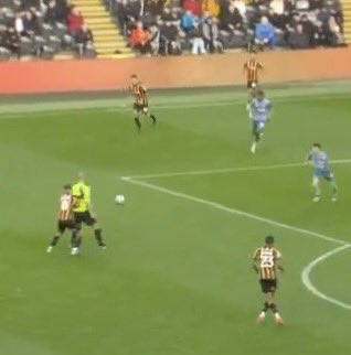 HullCityStats's tweet photo. …… 🤡

#hcafc https://t.co/iwmz68aqDz