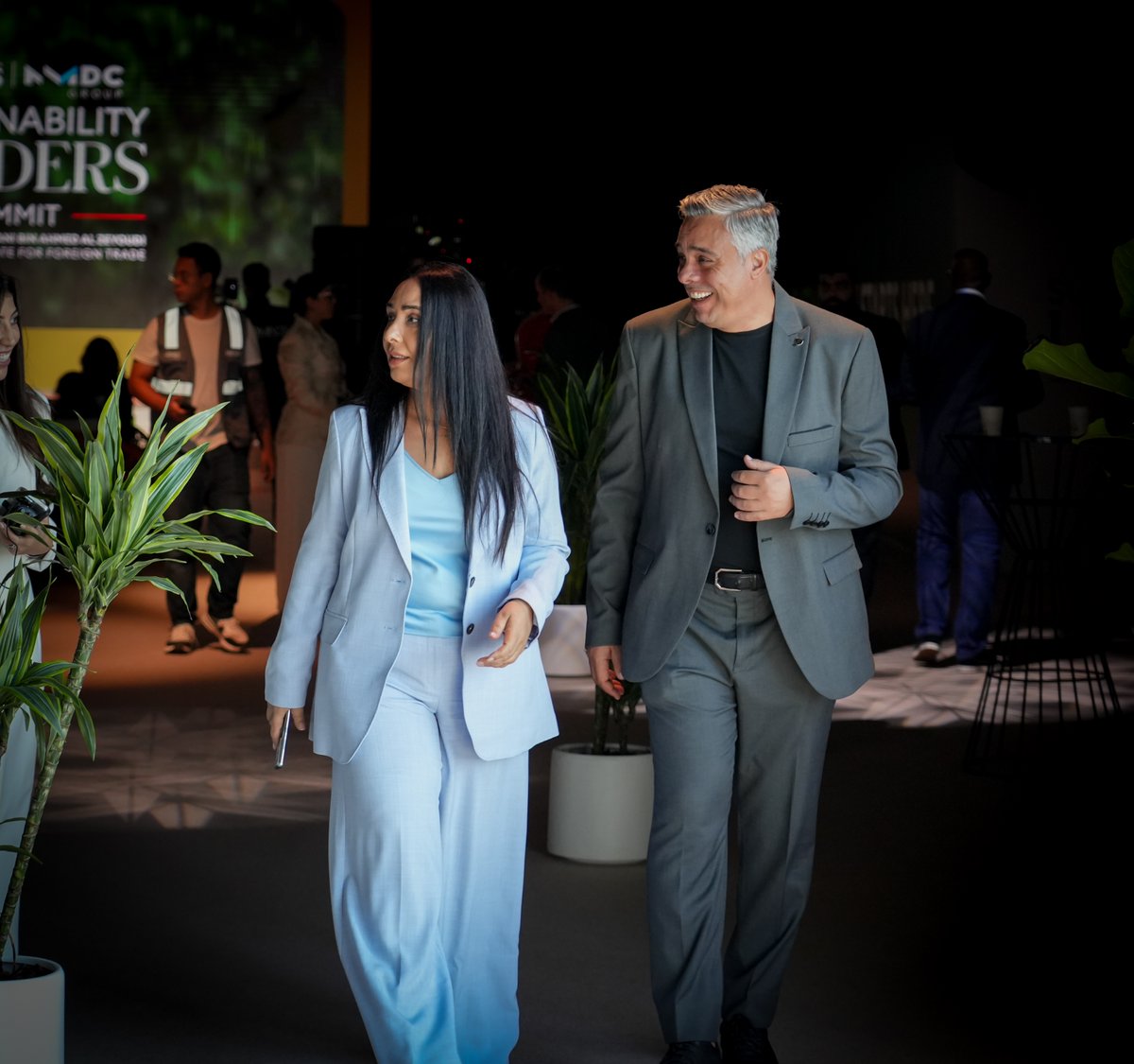 Forbes_MENA_'s tweet photo. Every moment at the second edition of the Forbes Middle East Sustainability Leaders Summit was a step towards a more sustainable tomorrow. Here are some snapshots from the event.
🎥: @Forbes_MENA_
#ForbesMESustainabilityLeadersSummit #ForbesMEEvents #ForbesME #NMDCGroup #RenewableFuture #GoGreen
@NMDC_DM @KhuloudAlOmian @hindkhlaifat @derayaspeakers
