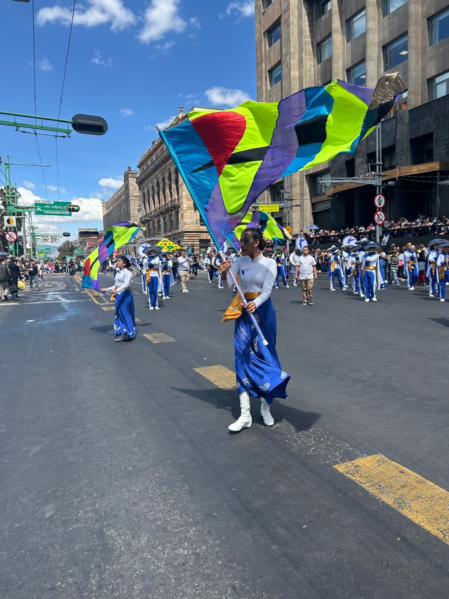 CoberMultiMX's tweet photo. Se llevó a cabo el tradicional desfile de #AlebrijesMonumentales que organiza el @map_mexico aquí te dejamos algunas imágenes. https://t.co/hhpOkiyAYy