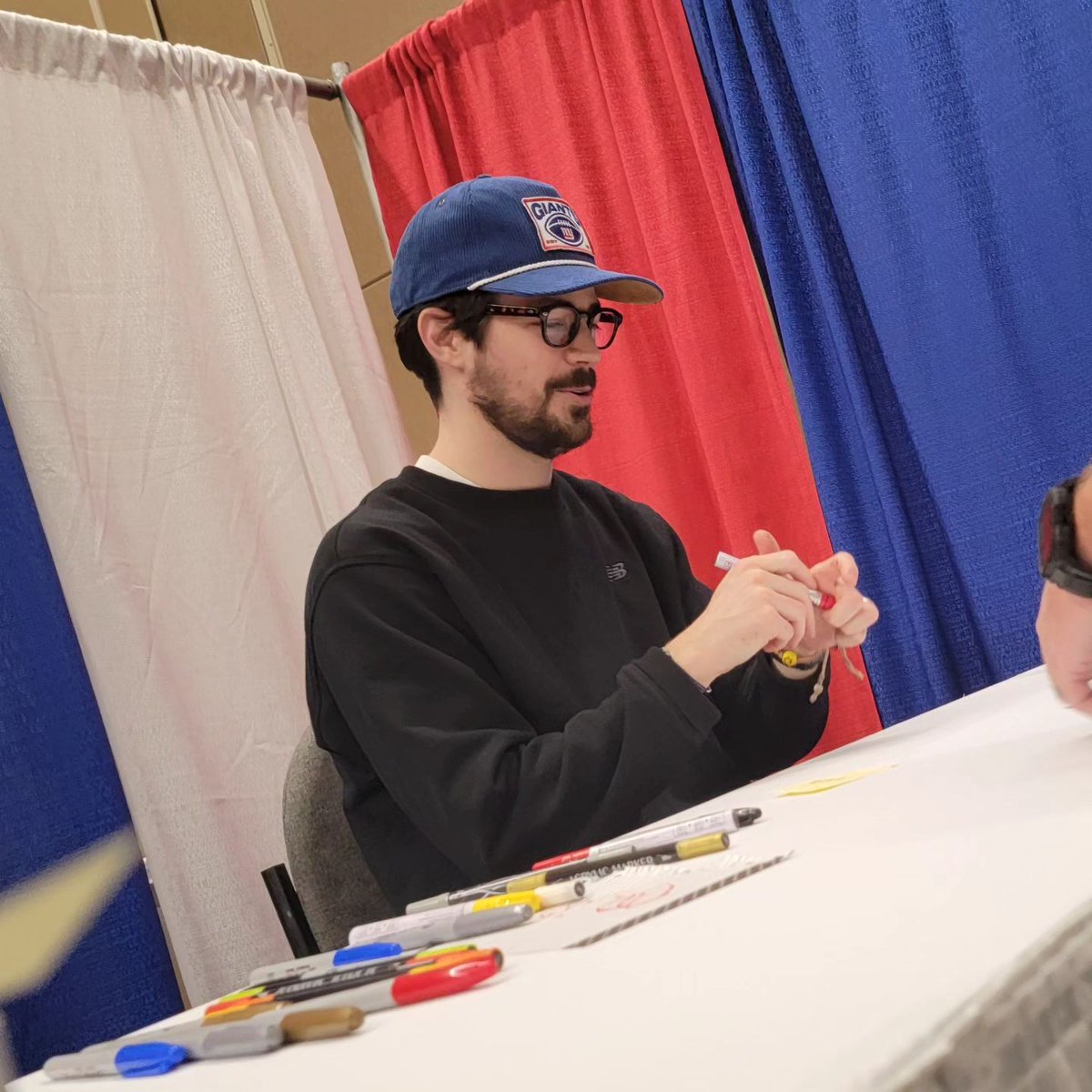 Grant Gustin CDMX 🇲🇽 tweet media