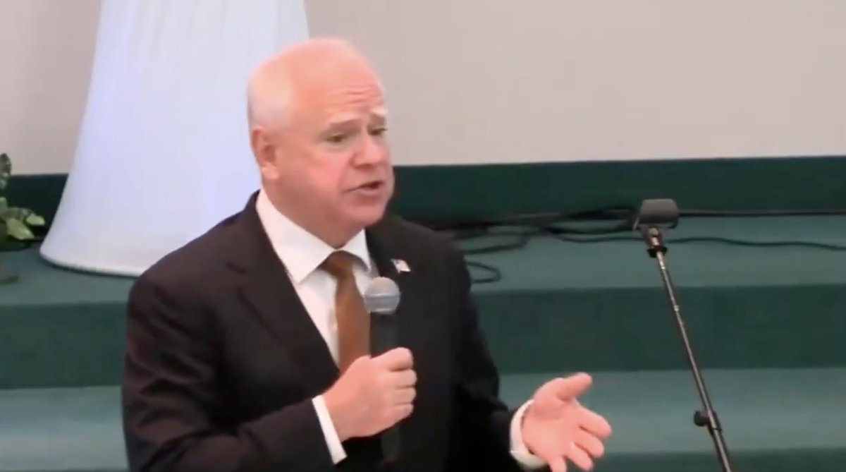 SportsPatriotUS's tweet image. Oh, the irony! Kamala Harris and Tim Walz show up to church just days after mocking Christians for proclaiming "Jesus is Lord." Guess they needed a quick PR miracle. 🙄 #SundaySpecial #ConvenientFaith #PoliticalHypocrisy