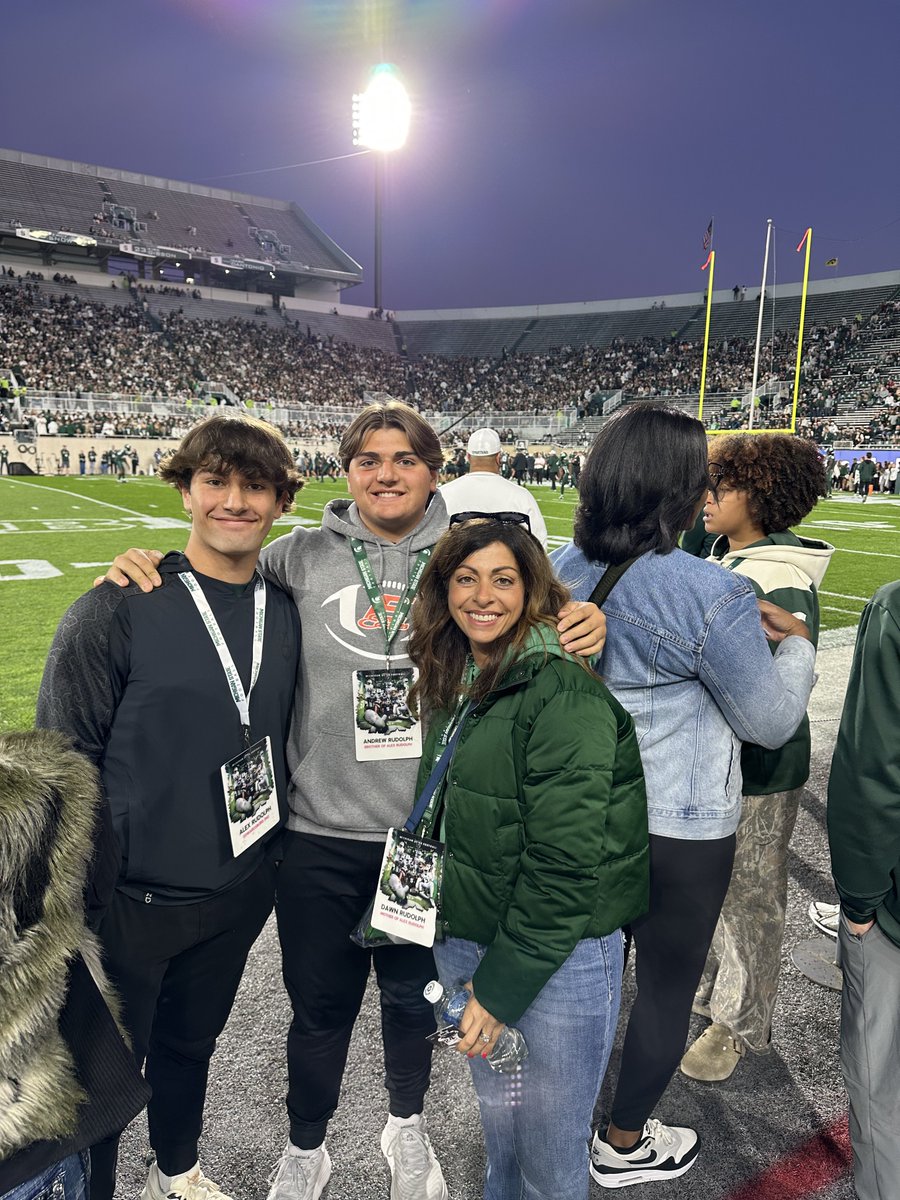 AlexRudolph_1's tweet image. I had a great time @MSU_Football last night.
Thank you again @CoachBegnal and @CoachWozniakTE for the invite.
Great win and Go Green!!