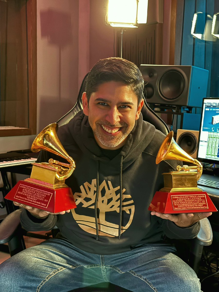 Engemyr's tweet image. Ya pronto se vienen los #LatinGrammys , les deseo mucho éxito a todos mis colegas nominados este año 🏆🏅🥇

Aquí seguimos dándolo todo por el arte 🎧🎶

📸: @drumernan @triniproduccion 

#audioengineer #recordingstudio #recordingengineer #mixingengineer #masteringengineer