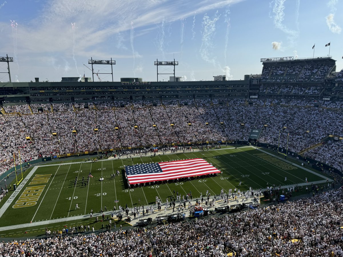 JohnStangler's tweet photo. View from the @SportsUSALive booth with @JoshAppel &amp; @SweetFeet_White  @lyleatsportsusa @LambeauField https://t.co/BYD9W3VOcf