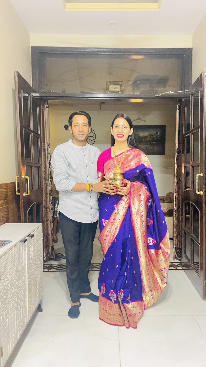 सौभाग्य ,विश्वास ,परंपरा और  स्नेह के महापर्व करवाचौथ की आत्मीय शुभकामनाएँ… ❤️