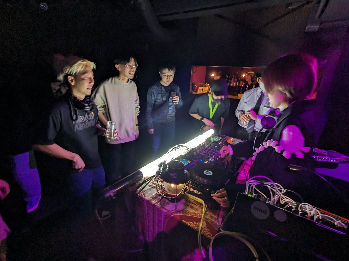 WHITE_LABEL_VRC's tweet photo. リアルDJ&ライブイベント
#Chronogram
閉幕!
出演してくれたパフォーマーの皆様、おつかれさまでした!
そして観にきてくれた方々とVR会場の皆様へ、ありがとうございました!
写真はタグをつけて投稿してくれると幸いです
また次回もよろしくお願いします!
See you next time!!
#WL_VRC https://t.co/RUtXMUXGZu