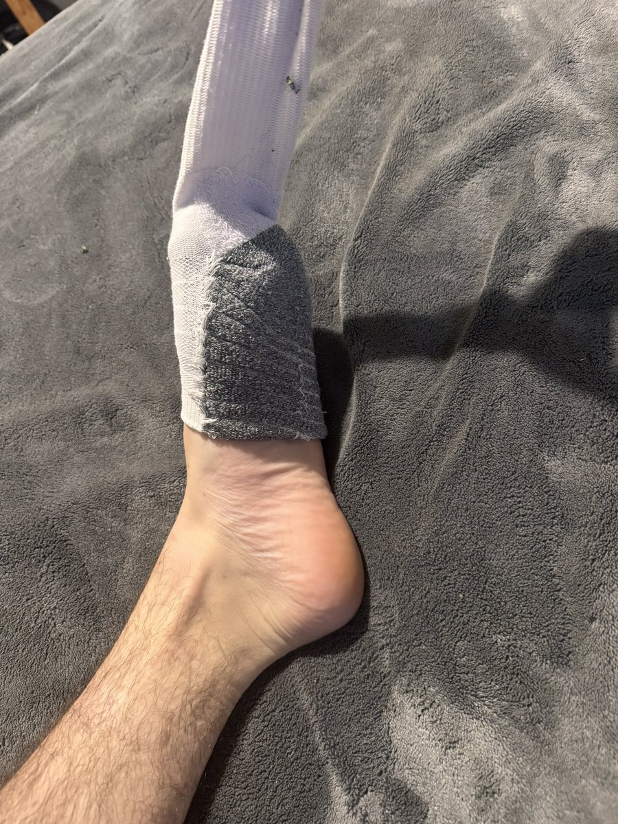 SensationSoles's tweet photo. When your sock bows down, you know you're the true master. 👑
https://t.co/wKkEgx13rP
#FindomLife #SockSub #footfetısh #finsub https://t.co/FsOQKmvoXB