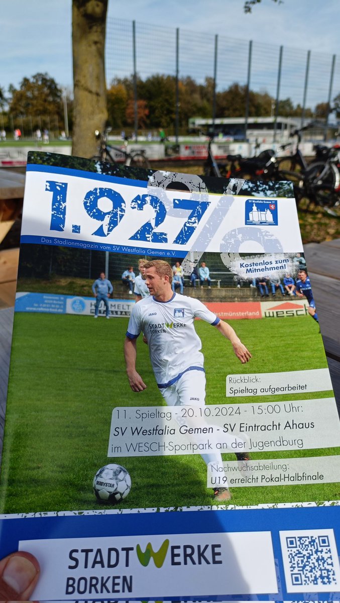 PuckJansen1954's tweet image. Bij #WestfaliaGemen (stadsdeel van Borken), heb je met het kasteel op de achtergrond, een aardige #Backdrop 
Westfalia vloog er vandaag vanaf de 1ste minuut flink op en stuurde koploper #EintrachtAhaus met een 4-1 nederlaag naar huis.