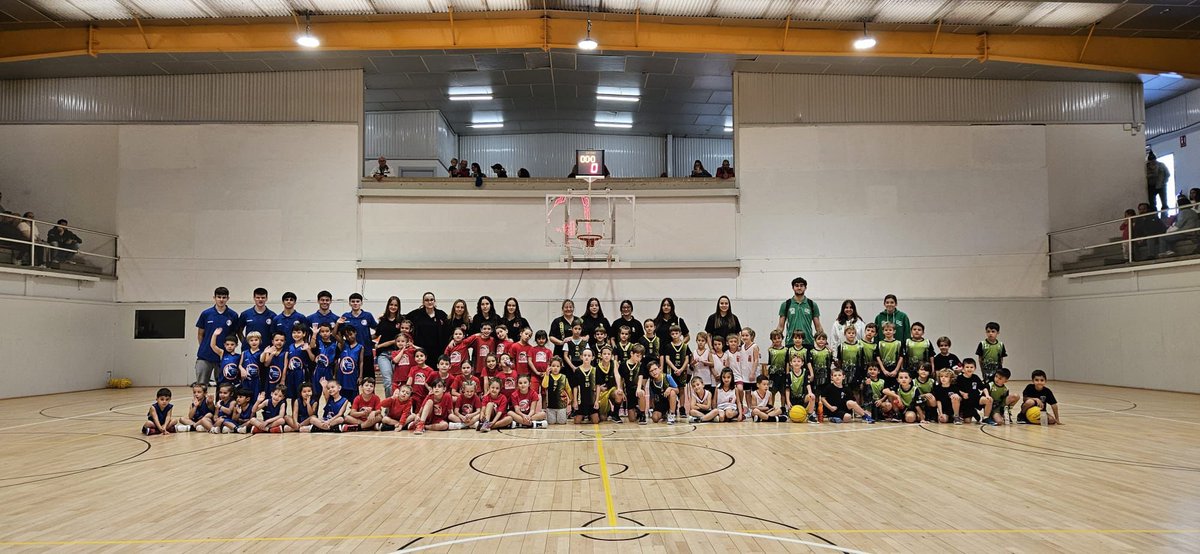 Oms i de Prat (@omsideprat) on Twitter photo 🏀✨ Avui els més petits de l’escola han debutat a la seva primera trobada d’escoletes de bàsquet a Olesa! 💪🎉 Enhorabona per aquest gran començament, estem molt orgullosos de vosaltres! 👏🔝
@fcbq_catcentral
@basquetoms
<a href="/FCLP_Fundacio/">Fundació Catalunya La Pedrera</a> 🏀✨ Avui els més petits de l’escola han debutat a la seva primera trobada d’escoletes de bàsquet a Olesa! 💪🎉 Enhorabona per aquest gran començament, estem molt orgullosos de vosaltres! 👏🔝
@fcbq_catcentral
@basquetoms
<a href="/FCLP_Fundacio/">Fundació Catalunya La Pedrera</a>