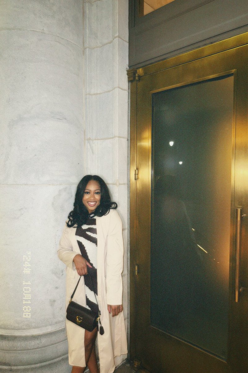 Nallyse_'s tweet photo. Pretty Brown Thing 🤎 
S/o to @Coach for creating the perfect chocolate brown purse for Fall https://t.co/L2aJSKXCS4