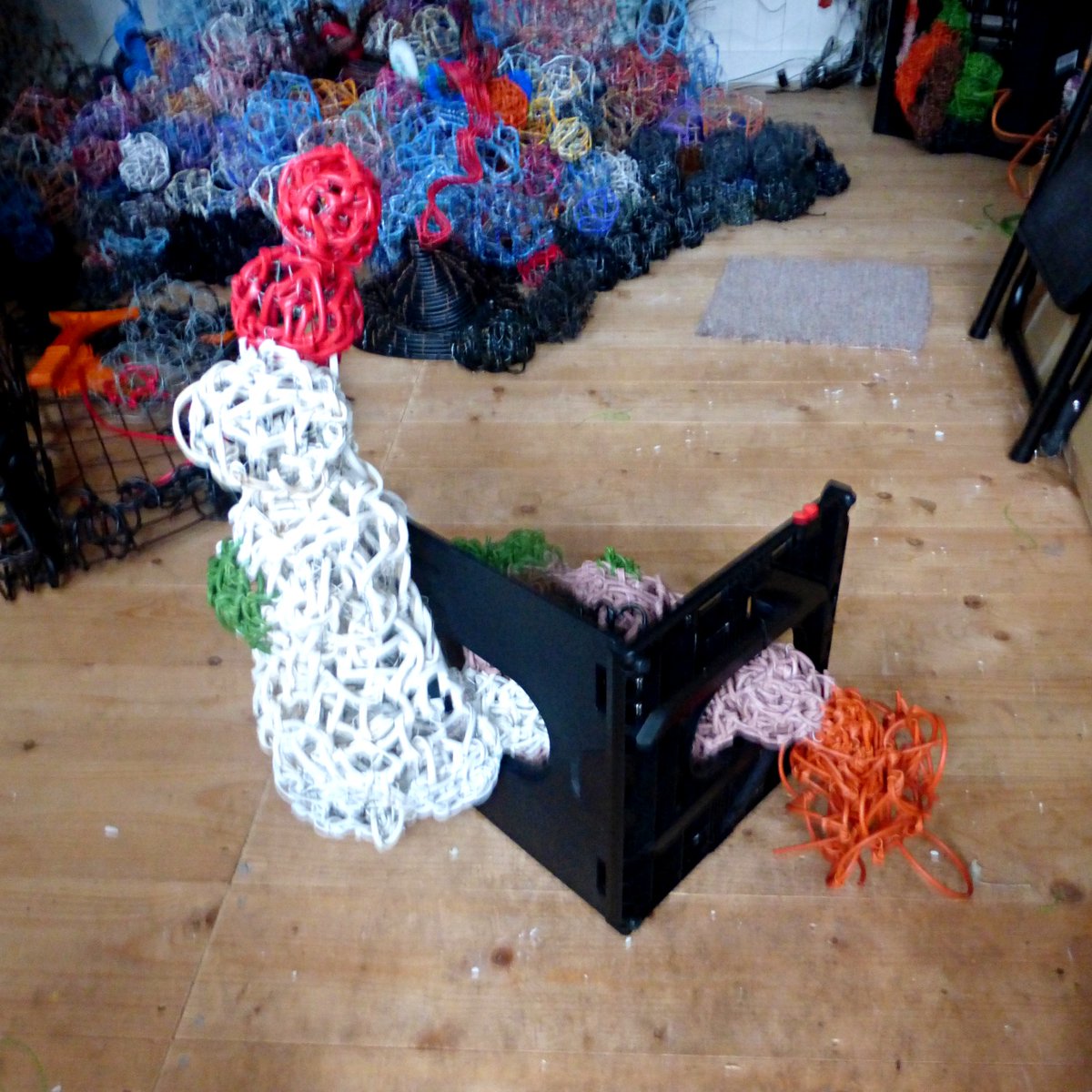 DeborahDuffin's tweet image. This a piece I have been working on recently - made with the discarded part of a computer - given to me by my son - &amp;amp; recycled wire &amp;amp; cable. #ArtTechChat