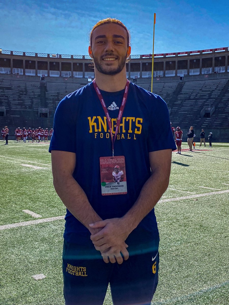 vince_snoonian6's tweet image. Had an incredible time yesterday at Harvard! Awesome win and a great atmosphere! Great to catch up with a former teammate @ijk_3 too! @Coach_Willey_FB @Coach_Joel_Lamb @MicFein @skwilliamsjr