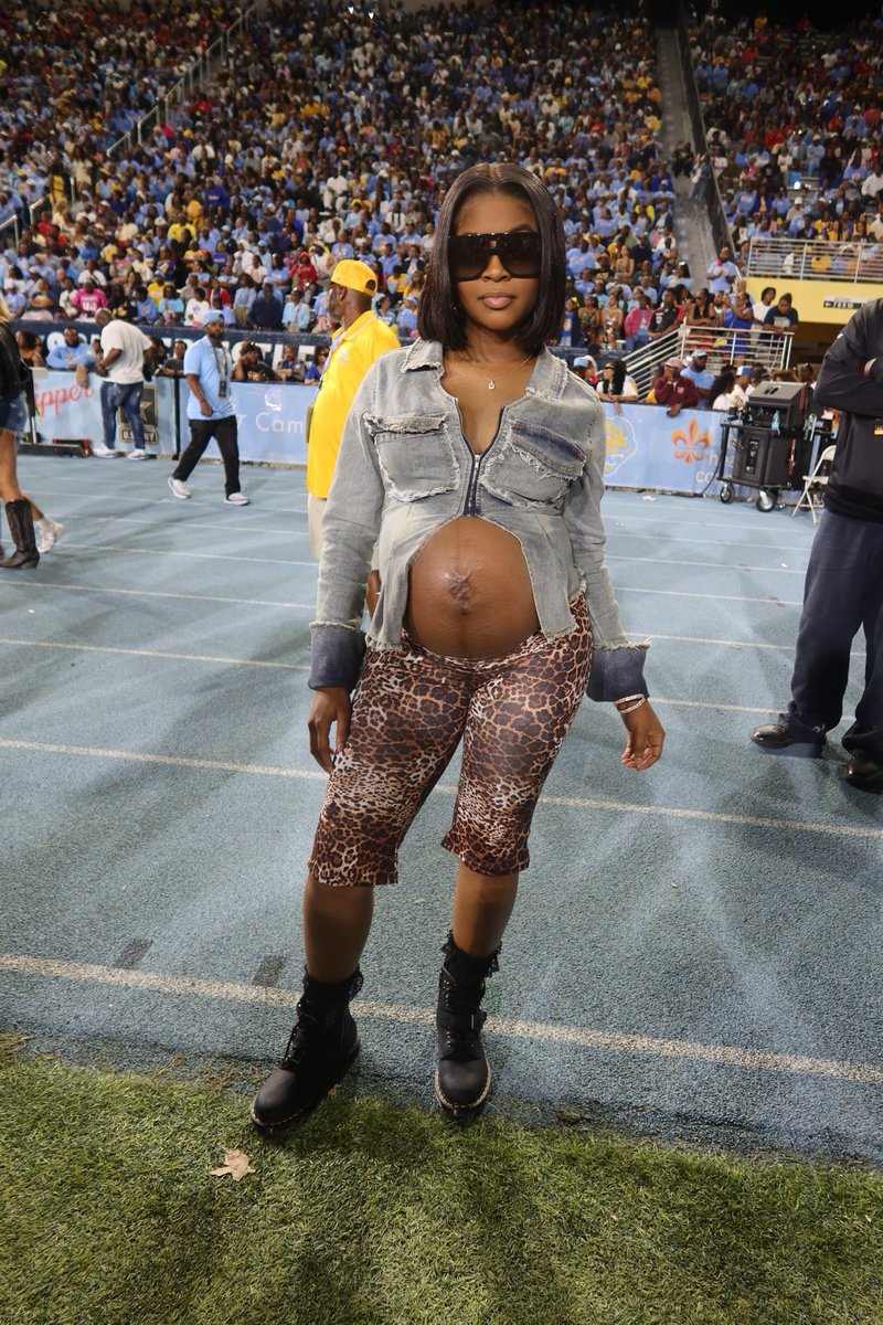1laygend's tweet photo. ALWAYS Been Her & IM Still Her ๐ SUHOCO24โ๐ ft. BabyButt ๐ฉต {Having my way; Carrying my pregnancy well} ๐ซถ๐ฝ
#GEMINILADY #POSTERGIRL #BADBITCH4L #13THPRINCESS #BAGLADY #THEPRETTIESTMOMMY #ROCKSTARPRINCESS #10SACROSSTHEBOARD #LACE #JEANTOP #GOLD #BOBCUT #PREGNANTBELLY ๐ฉต https://t.co/fDjSIqdGBn