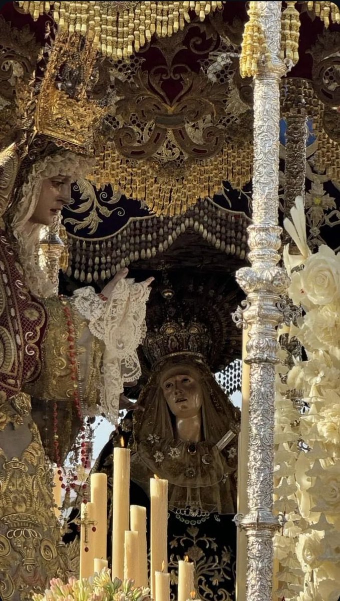 que conversación habrán tenido estas dos.. 

📸; facebook